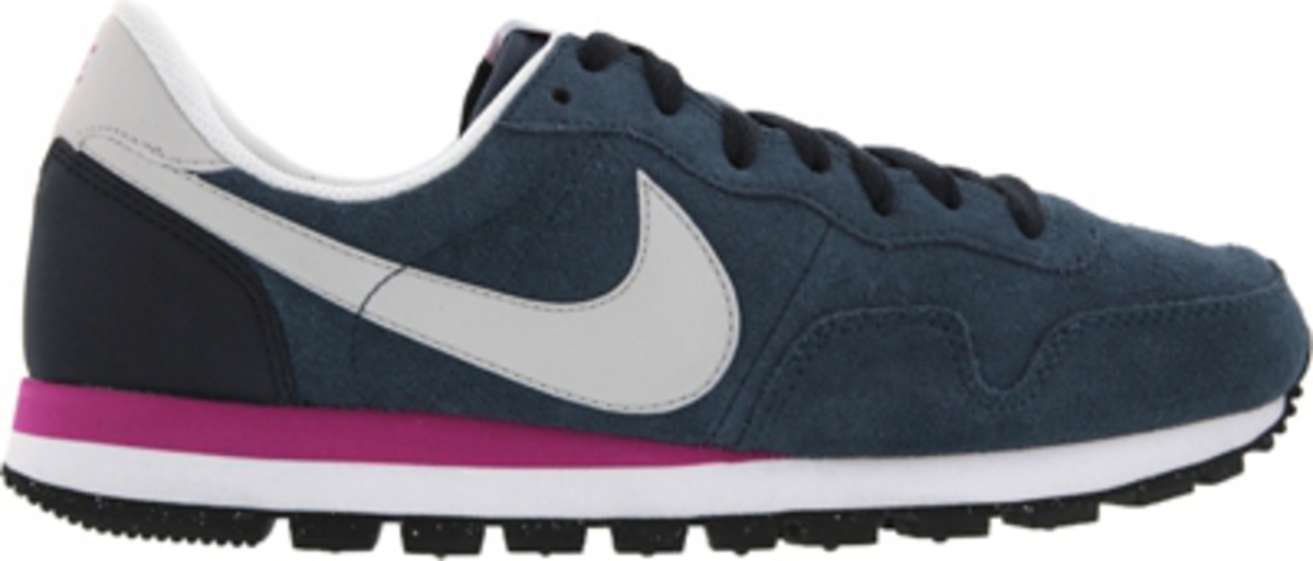 Nike AIR PEGASUS 83 LTR von ansehen!