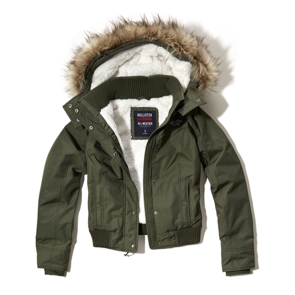 Hollister Allwetter Bomberjacke mit Sherpa Futter von ansehen! Hollister Allwetter Bomberjacke mit Sherpa Futter von ansehen!