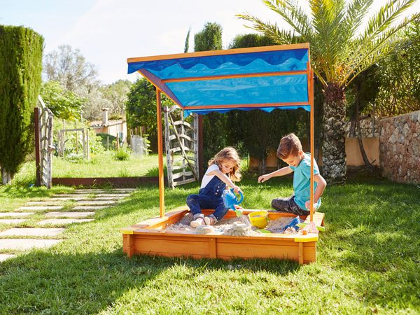 PLAYTIVE® JUNIOR Sandkasten mit Dach von Lidl ansehen!
