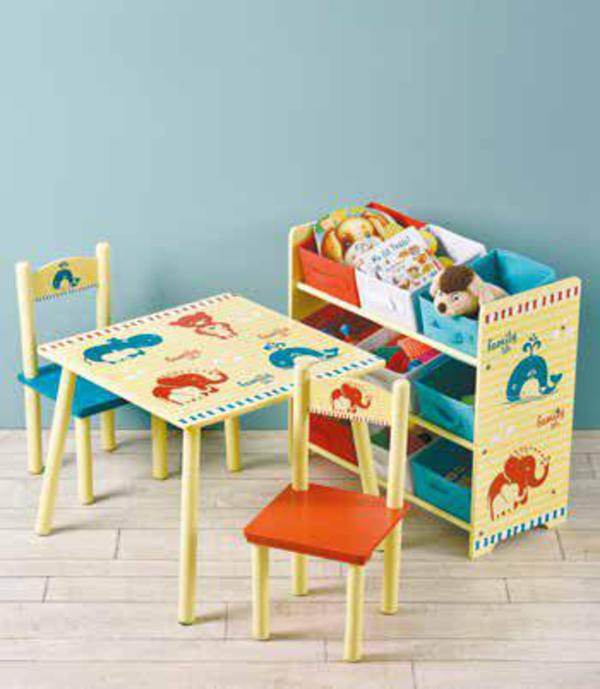 Kindertisch mit 2 Stühlen von NETTO Supermarkt ansehen! » DISCOUNTO.de