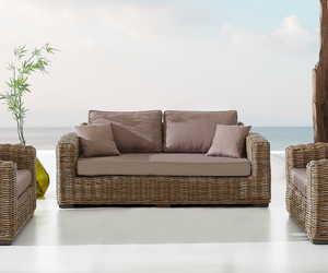 Lounge-Sofa Nizza 180x95 cm Rattan grau mit braunen Kissen 2-Sitzer
