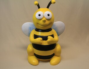 Dekofigur Biene sitzend groß 67 x 53 x 43 cm