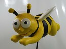 Bild 1 von Dekofigur Biene fliegend klein 20 x 39 x 20 cm