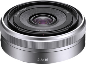 SONY SEL16F28 - 16 mm f/2.8 ASPH, Circulare Blende (Objektiv für Sony E-Mount, Silber)