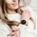 Bild 2 von XCOAST JOLI Damen Smartwatch (3,9 cm/1,3 Zoll) Fitness Tracker, neueste Generation, 3-tlg., mit goldenem Mesh Armband, IP67 wasserdicht, Herzfrequenz, Blutdruck, Blutsauerstoff, Schlaf