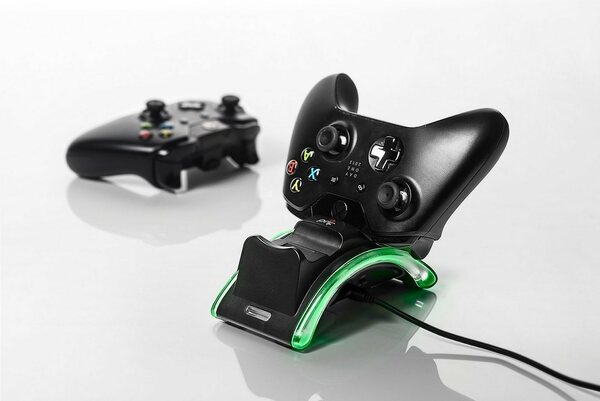 Bild 1 von Prif »Helix 1 Charger mit 2 Akkus für XB1« Xbox One-Controller