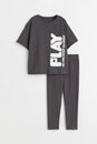 Bild 1 von H&M Jerseypyjama Dunkelgrau/Play, Pyjamas in Größe 110/116. Farbe: Dark grey/play