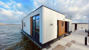 Deutschland– Gräbendorfersee - Floating House