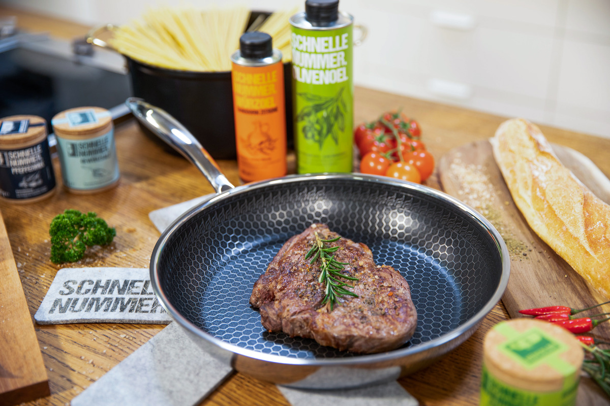 Bild 4 von Henssler Schnelle Nummer Edelstahl-Pfanne, 24cm