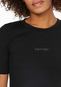 Calvin Klein Rundhalsshirt »METALLIC MICRO LOGO SLIM FIT TEE« mit metalicfarbenen Calvin Klein Micro Logo-Schriftzug