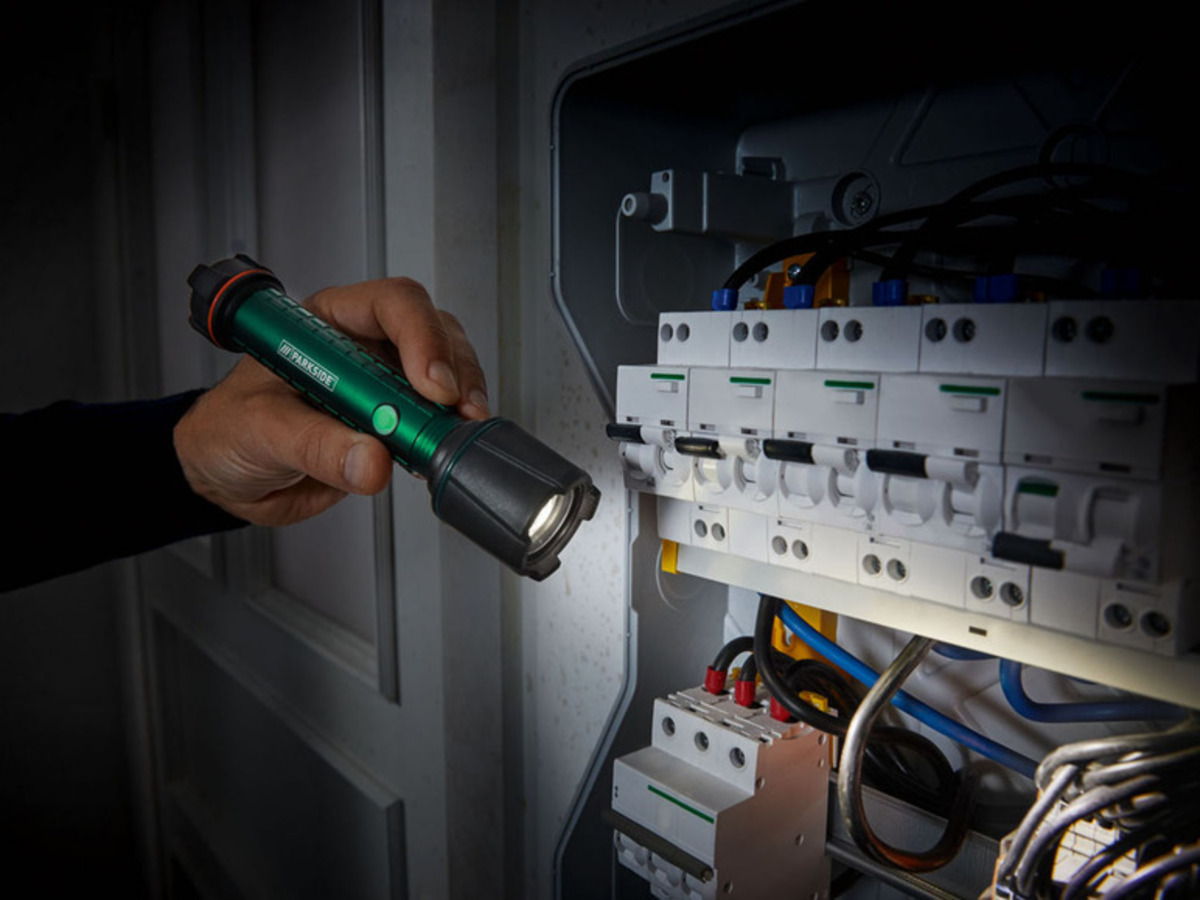 Bild 2 von PARKSIDE Arbeitstaschenlampe »PAL 850 A1«, mit 10 W Akku LED