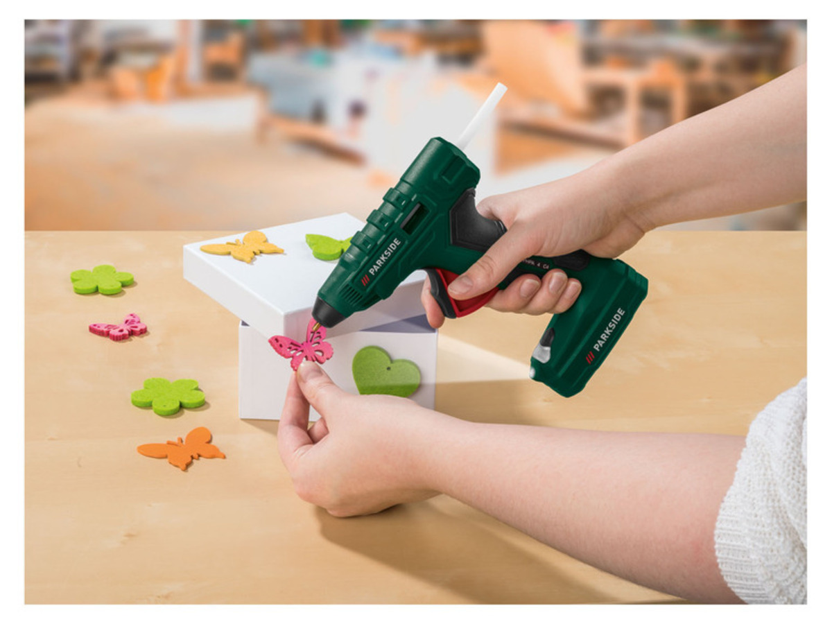 Bild 2 von PARKSIDE 4V Akku-Heißklebepistole »PHPA 4 C4«, inkl. Klebestifte