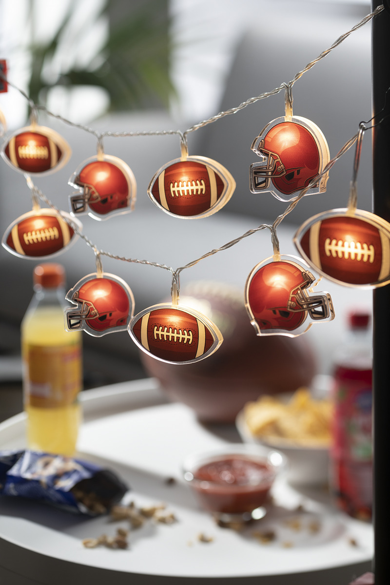 Bild 2 von IDEENWELT LED-Lichterkette Football