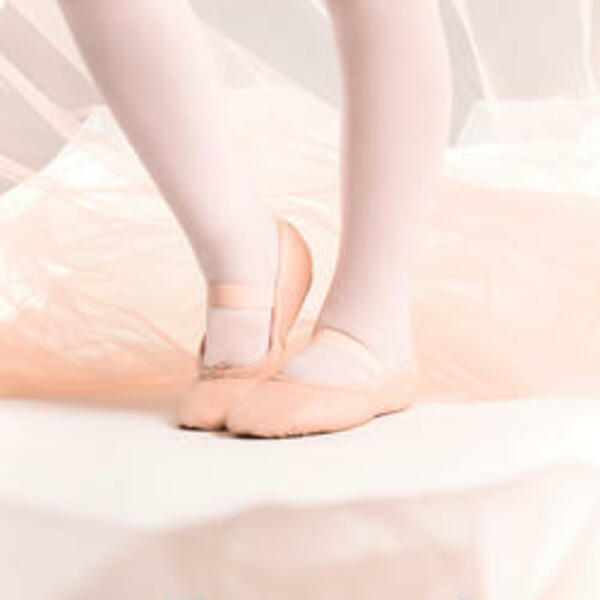 Bild 1 von Ballettschuhe Halbspitze Leder durchgehende Sohle Gr. 25-38 rosa