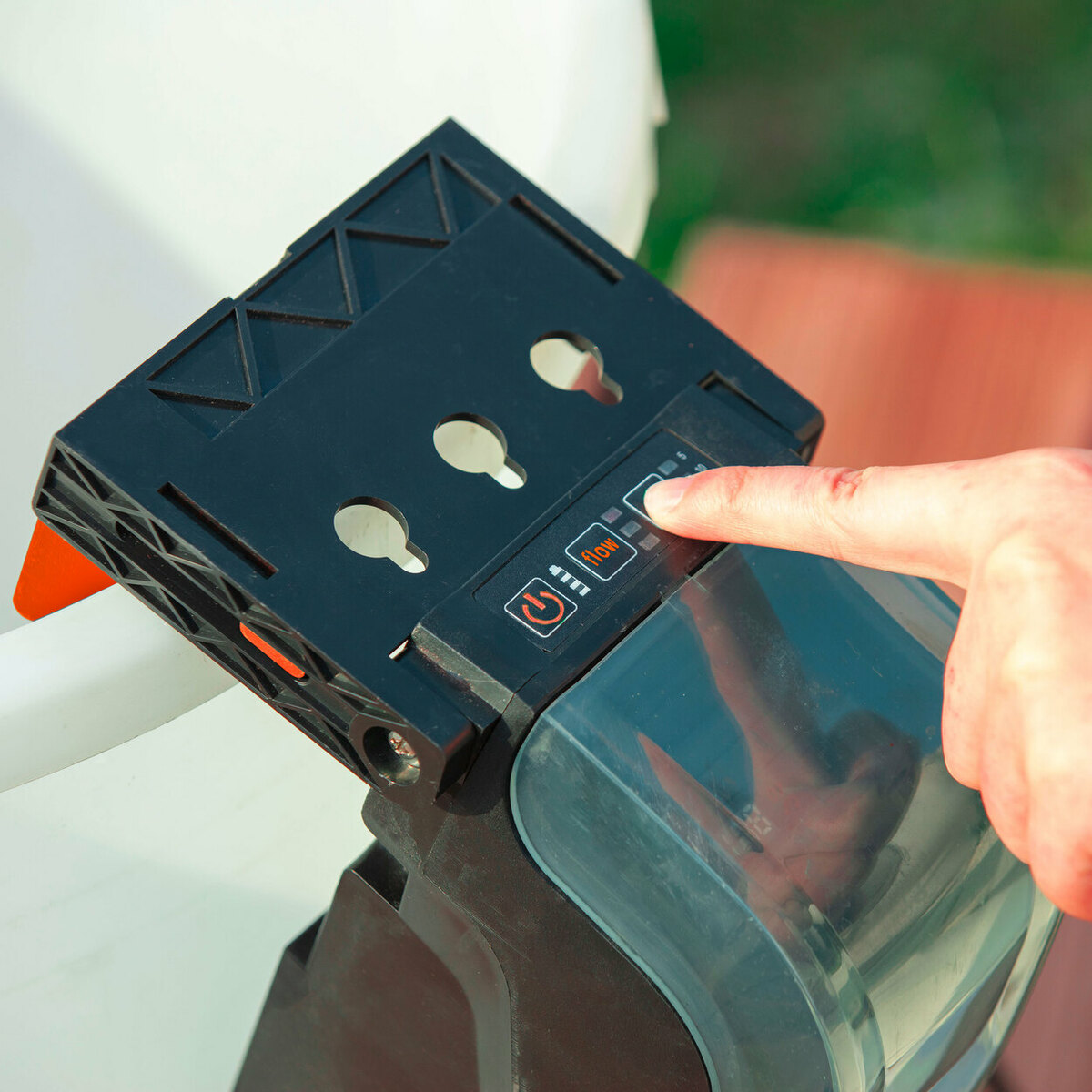 Bild 4 von YARD FORCE 
                                            20-V-Regenfasspumpe LX CWP1