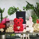 Bild 2 von Kunstblume »Roter Rosen Teddybär mit Geschenkbox«, relaxdays, Höhe 28 cm