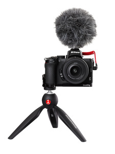NIKON Z 50 Vlogger Kit Systemkamera mit Objektiv 16-50 mm , 8 cm Display Touchscreen, WLAN