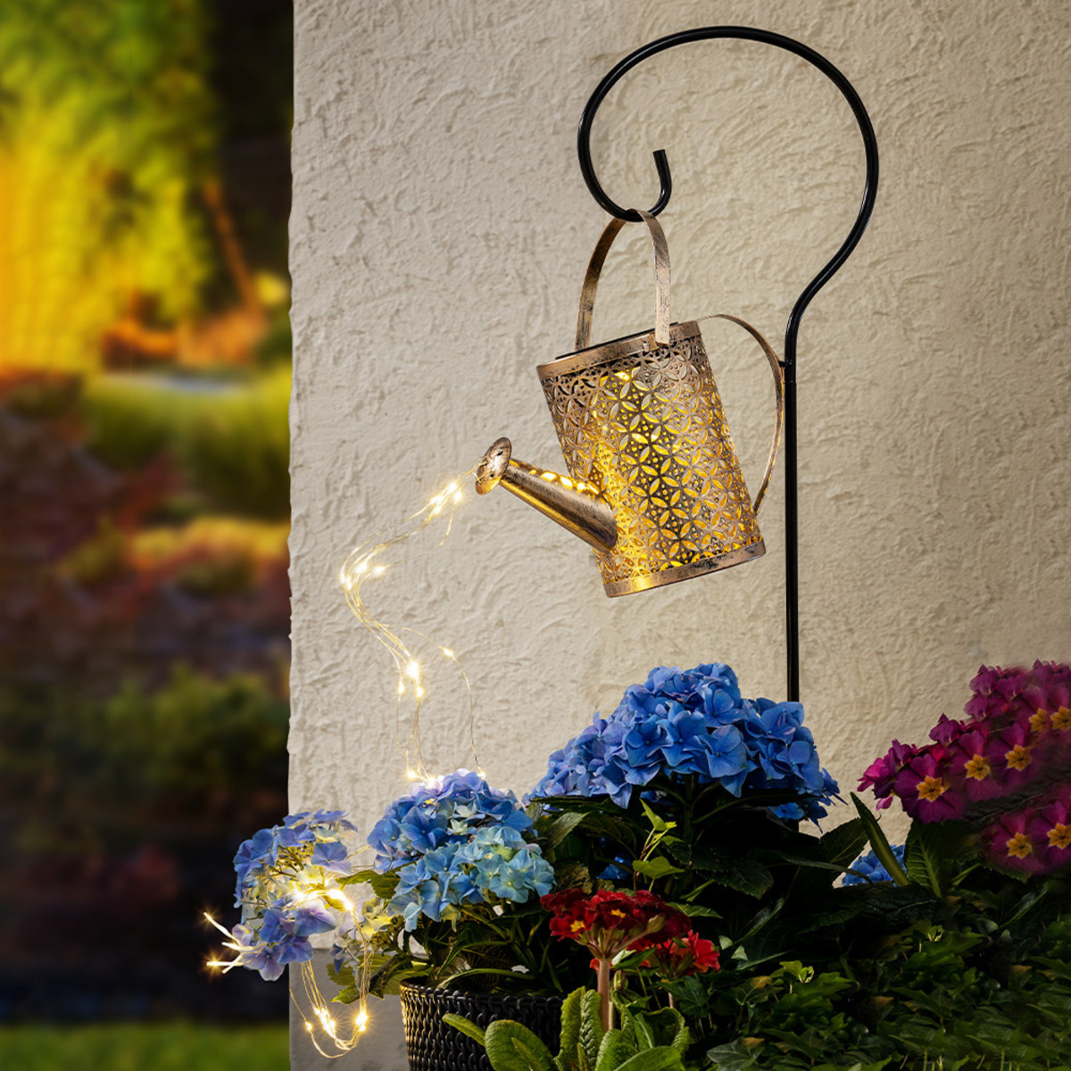 Bild 1 von Flower Power by I-Glow LED-Solar-Gießkanne