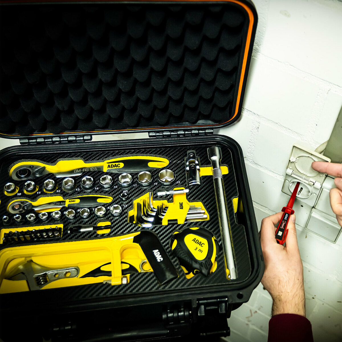 Bild 2 von ADAC 
                                            Werkzeugkoffer IP65, 77-tlg.