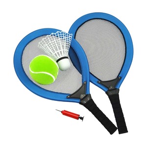 JUMBO-TENNIS-SET BLAU
bestehend aus:
• 2 Jumbo-Tennisschläger
• 1 Jumbo-Federball
• 1 Jumbo-Tennisball (aufblasbar)
• 1 Ballpumpe