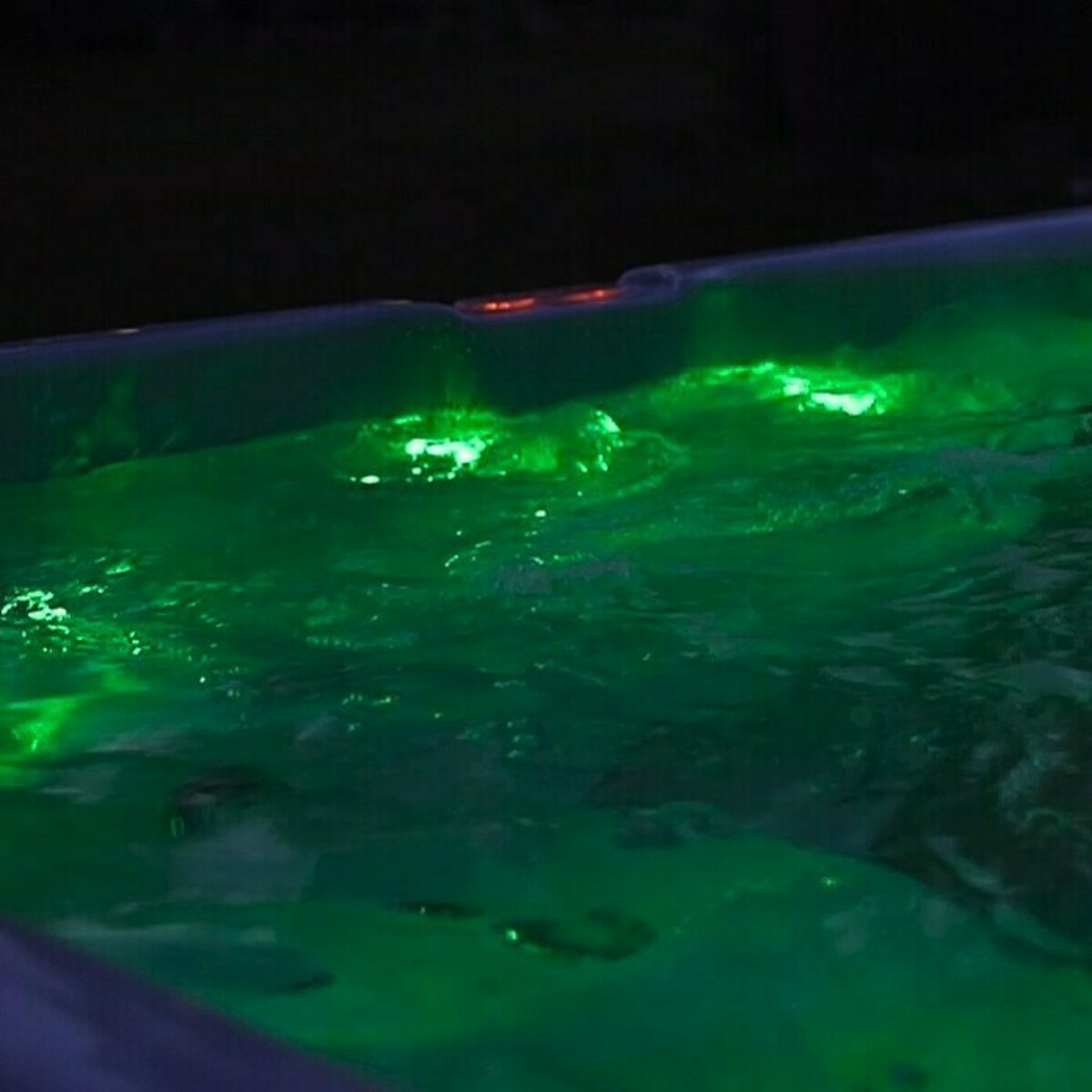 Bild 3 von Camargue Außen-Whirlpool Havana 2