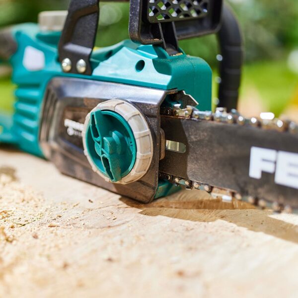 Bild 3 von FERREX 40-V-Akku-Kettensäge XYZ618