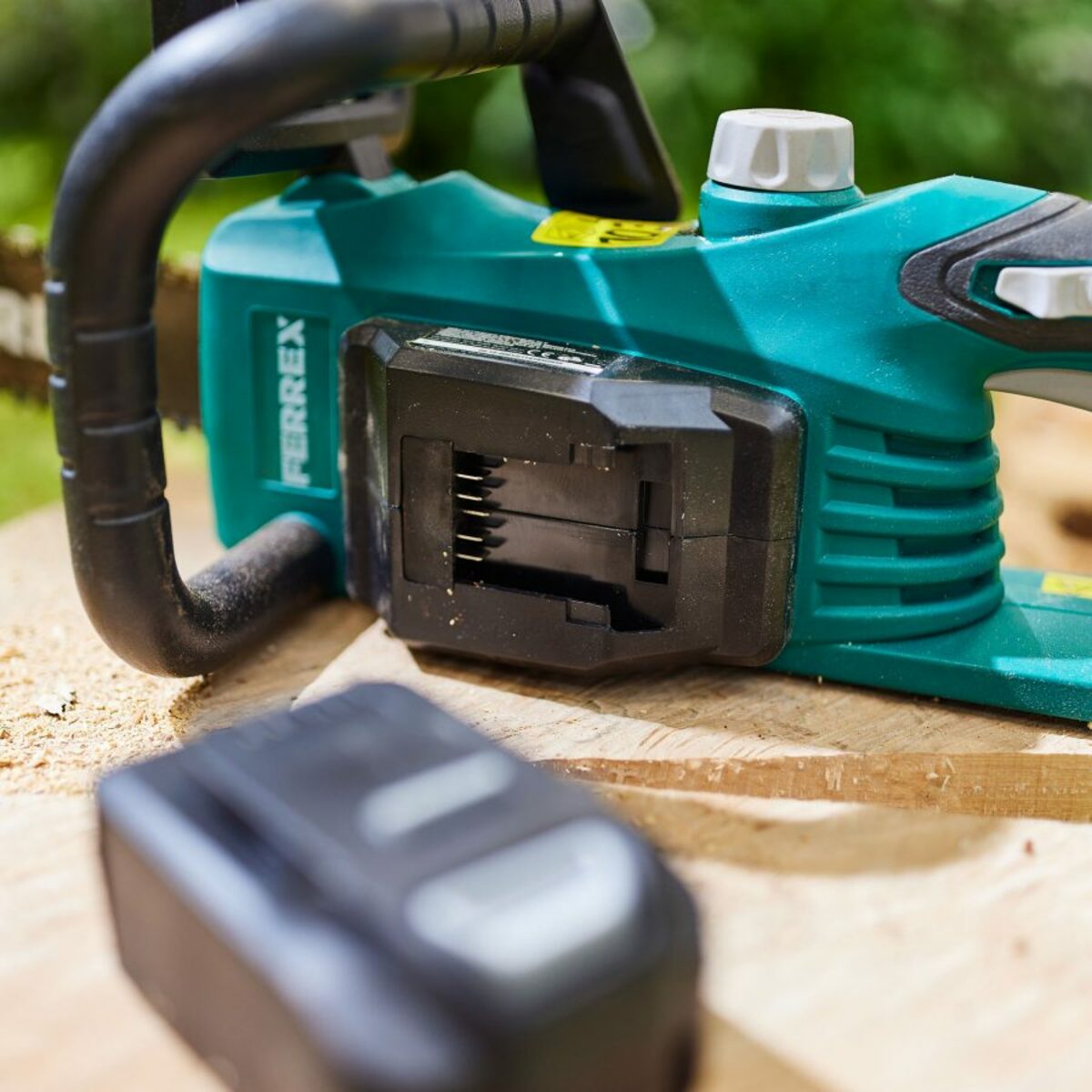Bild 4 von FERREX 40-V-Akku-Kettensäge XYZ618