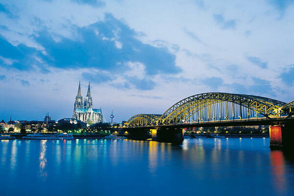 Bild 1 von Kreuzfahrten Rhein & IJsselmeer: Städteerlebnis in Köln & Flusskreuzfahrt mit der MS COMPASS OPERA