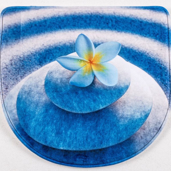 Bild 1 von Santosini Weichschaum-Badematte, halbrund ca. 50 x 55 cm - Frangipani auf Stein