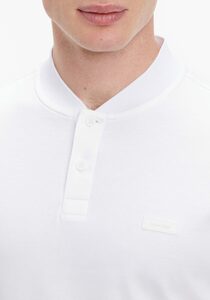 Calvin Klein Poloshirt mit Calvin Klein Logo auf der Brust