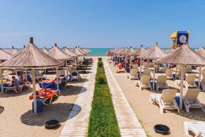 Flugreisen Albanien: Erholungsurlaub im Hotelschatz Albanian Star in Golem