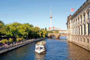 Eigene Anreise Berlin: Kurzurlaub mit Aufenthalt im Hampton by Hilton Berlin City Centre Alexanderplatz