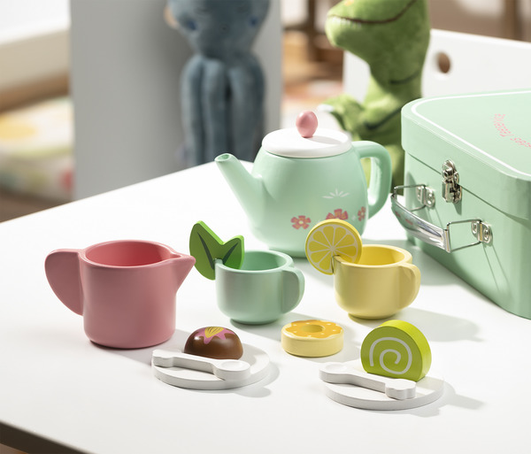 Bild 2 von IDEENWELT Holz-Teeservice im Koffer