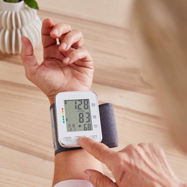 Bild 2 von AMBIANO Handgelenk-Blutdruckmessgerät BDU 751