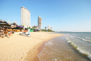 Flugreisen Thailand - Pattaya: Badeurlaub im Golden Tulip Pattaya Beach Resort