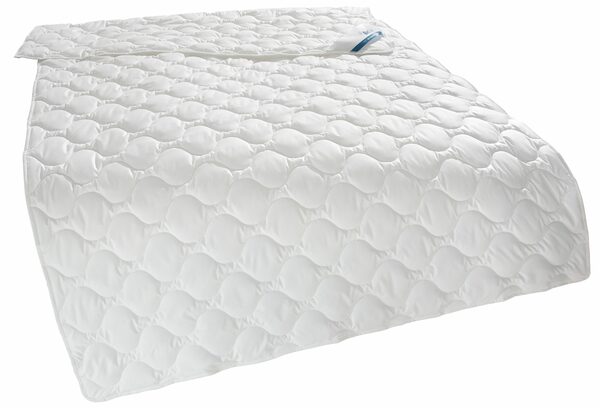 Bild 2 von Kunstfaserbettdecke, EcoWell Bettdecke mit "Blauer Engel" zertifiziert., Beco, Füllung: Klima-Hohlfaser, Bezug: Bio-Baumwolle oder nachhaltiger Microfaser-Feinbatist uni, samtweich, Bettdecke i