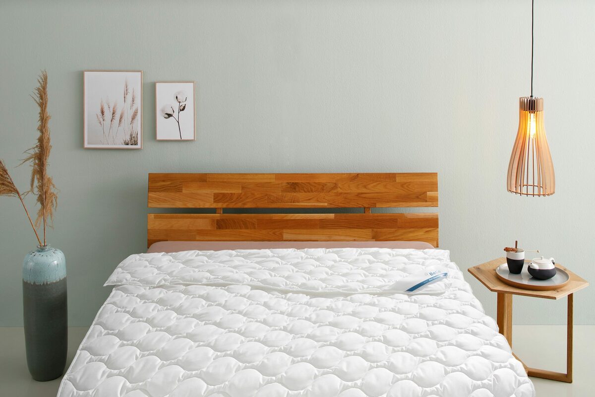 Bild 1 von Kunstfaserbettdecke, EcoWell Bettdecke mit "Blauer Engel" zertifiziert., Beco, Füllung: Klima-Hohlfaser, Bezug: Bio-Baumwolle oder nachhaltiger Microfaser-Feinbatist uni, samtweich, Bettdecke i