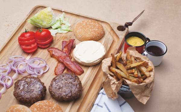 Bild 2 von TRAMONTINA Servier- und Schneidebrett, Teak, 33 x 20 x 1,8 cm