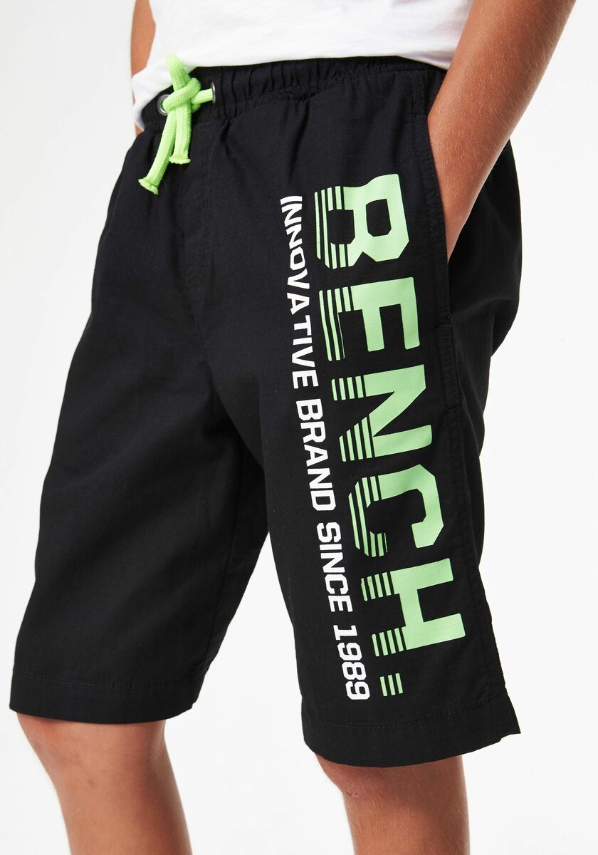 Bild 3 von Bench. Bermudas mit Nahttaschen und Druck