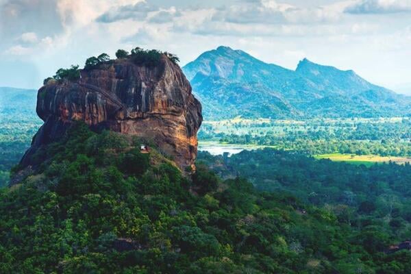 Bild 1 von Erlebnisreisen Sri Lanka: Rundreise von Colombo bis Ahangama inkl. Aufstieg zum Löwenfelsen