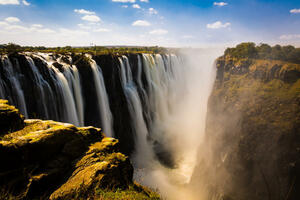 Kombinationsreisen Botswana & Simbabwe: Deluxe-Rundreise von Maun bis Victoria Falls inkl. Viktoriafälle