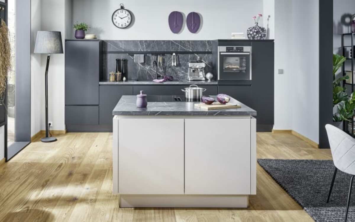 Bild 1 von Impressa - Einbauküche Laser soft, schwarz, inkl. AEG Elektrogeräte