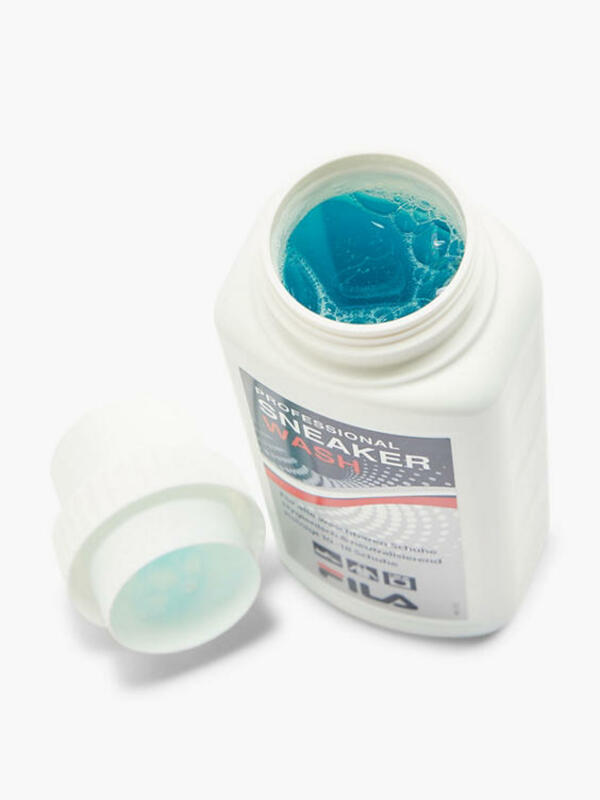 Bild 2 von FILA 250ml Fila Sneaker Wash (1 L = 23,96 €)