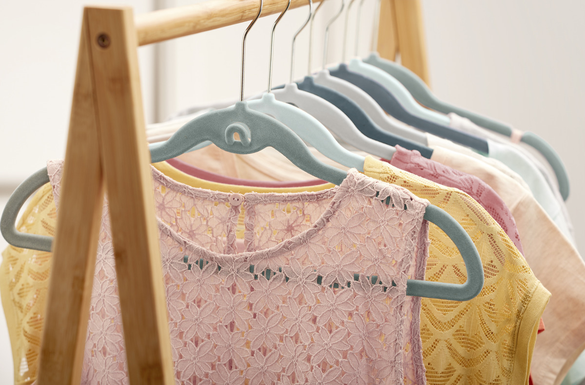 Bild 2 von IDEENWELT 8er Set Beflockte Kleiderbügel grün/grau