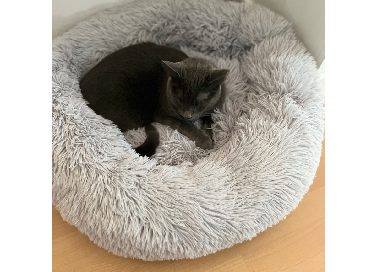 Bild 1 von Tier-Plüschbett Donut 70cm Hellgrau