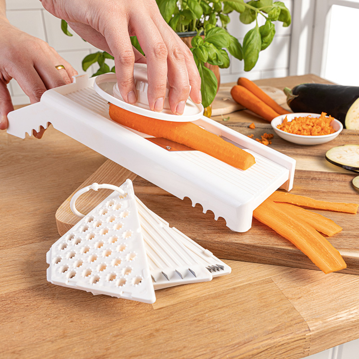 Bild 1 von Metaltex Universalschneider-/ reibe 7in1