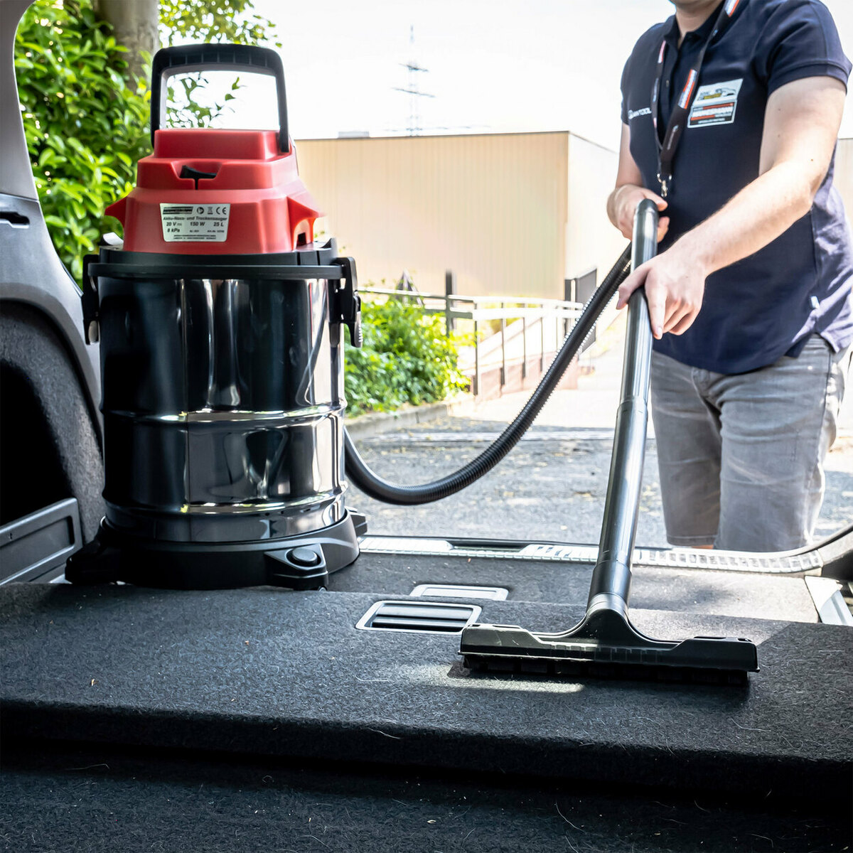 Bild 2 von BRÜDER MANNESMANN 
                                            Nass- und Trockensauger, mit 30 l rostfreiem Behälter