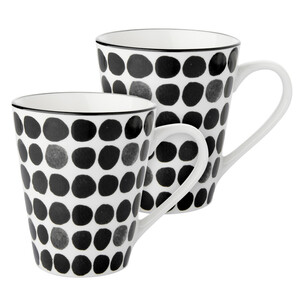 2 Tassen mit grafischem Muster