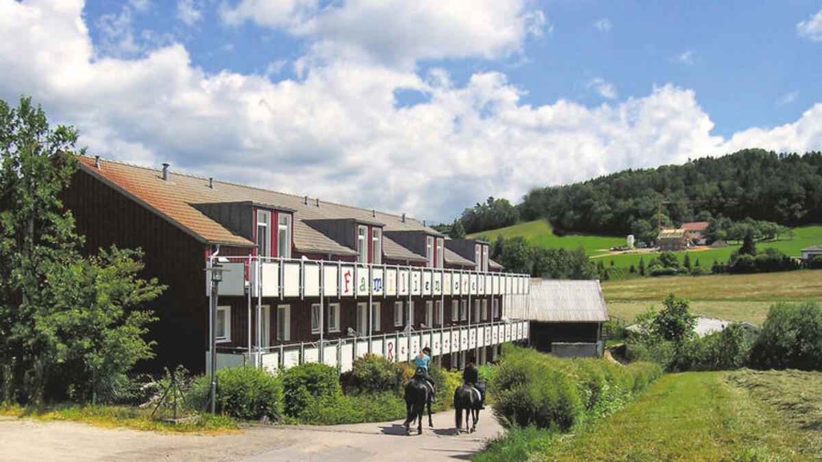 Bild 1 von Eigene Anreise Deutschland/Bayerischer Wald: Familienhotel Reiterhof Runding