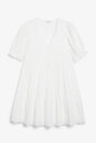 Bild 1 von Monki Gerüschtes Babydoll-Kleid Weiß, Alltagskleider in Größe M. Farbe: White